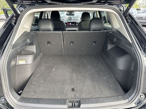 Used 2025 Volkswagen Tiguan SE FWD image 41
