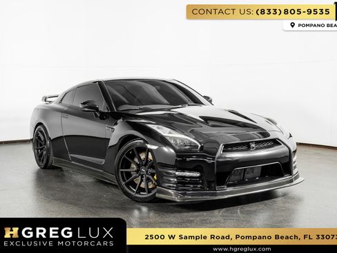 Used 2015 Nissan GT-R Black Edition image 1
