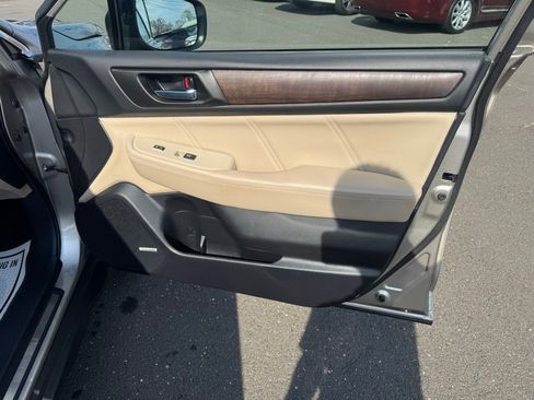 Used 2018 Subaru Outback 3.6R Limited AWD/4WD image 14
