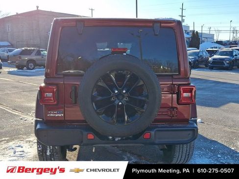 Used 2021 Jeep Wrangler Unlimited Sahara w/ Cold Weather Group image 6