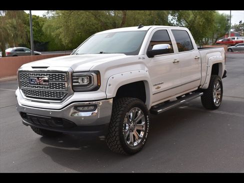 Used 2018 GMC Sierra 1500 SLT AWD/4WD image 4