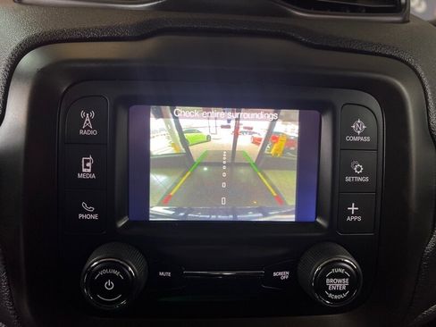 Used 2020 Jeep Renegade Sport image 17