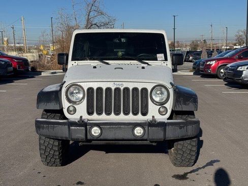 Used 2015 Jeep Wrangler Unlimited Rubicon w/ Connectivity Group image 8