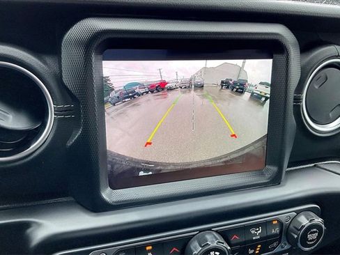 Used 2021 Jeep Wrangler Unlimited Sahara w/ Cold Weather Group image 21