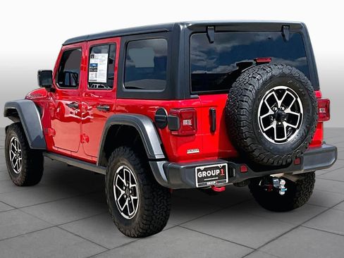 Used 2024 Jeep Wrangler Unlimited Rubicon w/ Convenience Group AWD/4WD image 7