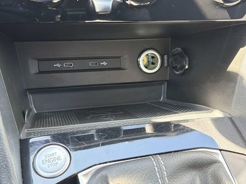 Certified 2023 Volkswagen Taos SE FWD image 23
