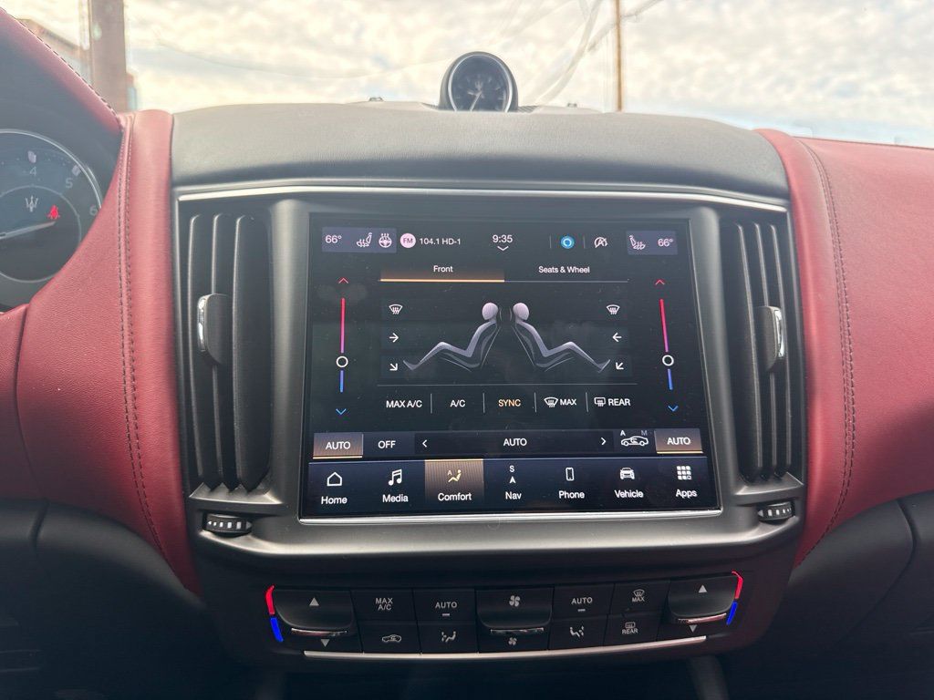 Used 2021 Maserati Levante S GranSport AWD/4WD image 21