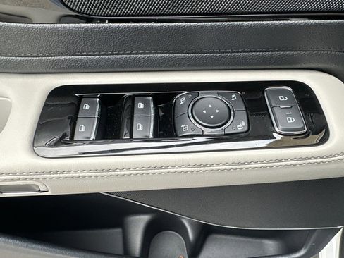 Used 2025 Lincoln Aviator AWD w/ Equipment Group 101A image 27