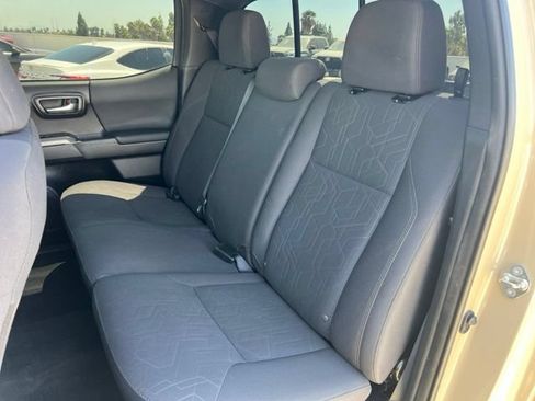 Used 2019 Toyota Tacoma TRD Off-Road w/ Technology Package AWD/4WD image 21