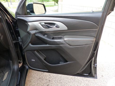 Used 2020 Chevrolet Traverse RS FWD image 47