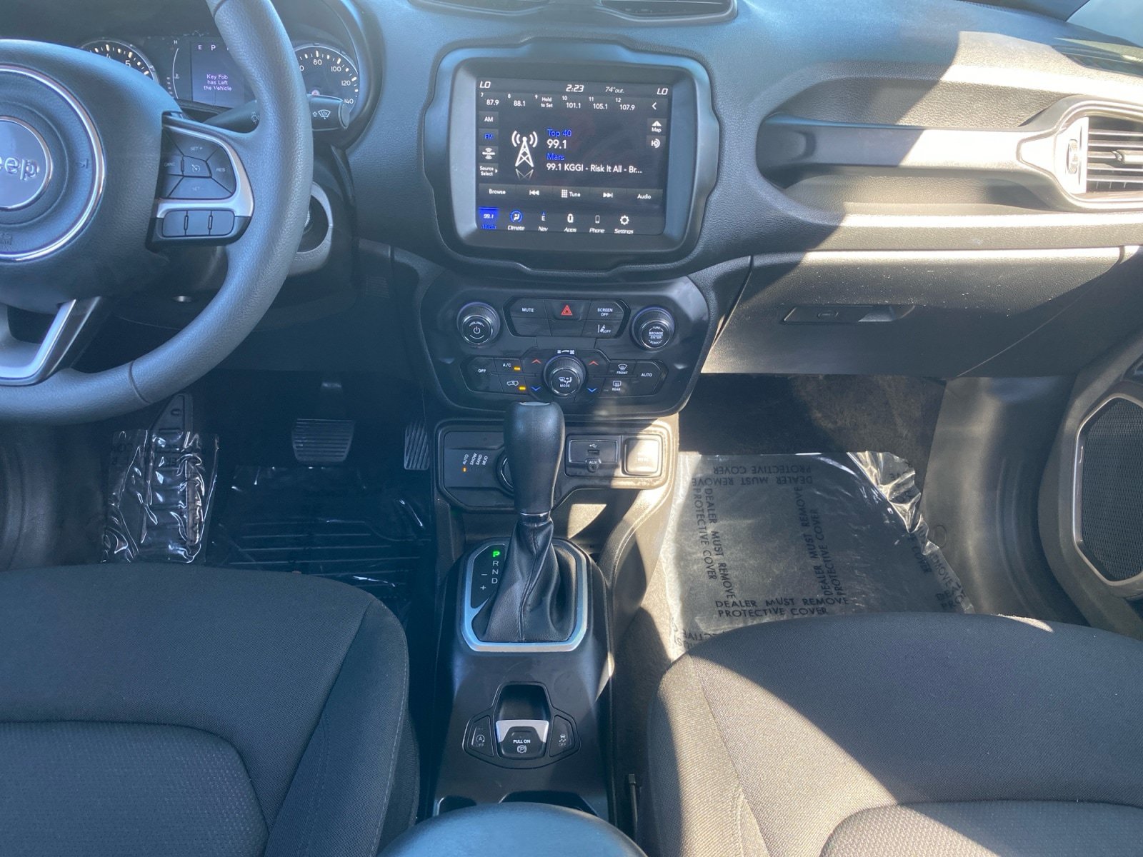 Used 2023 Jeep Renegade Latitude AWD/4WD image 11