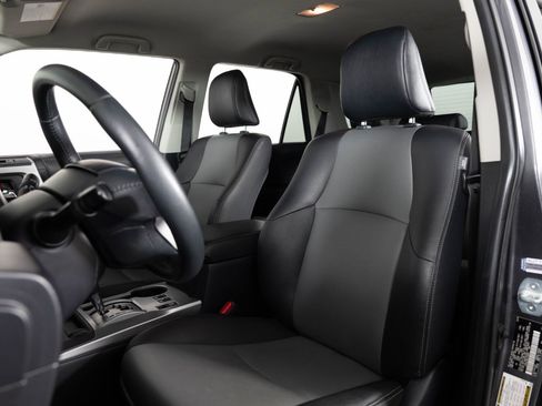 Used 2020 Toyota 4Runner SR5 Premium AWD/4WD image 16