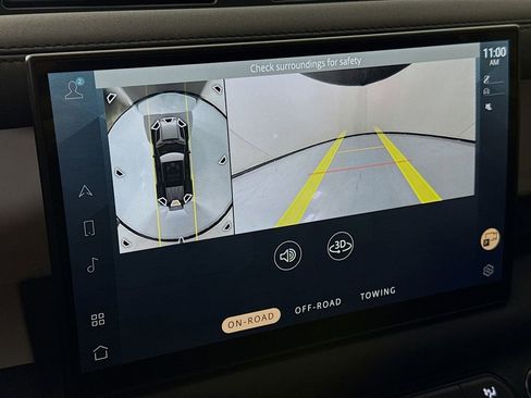 Used 2025 Land Rover Defender 110 X-Dynamic SE image 16