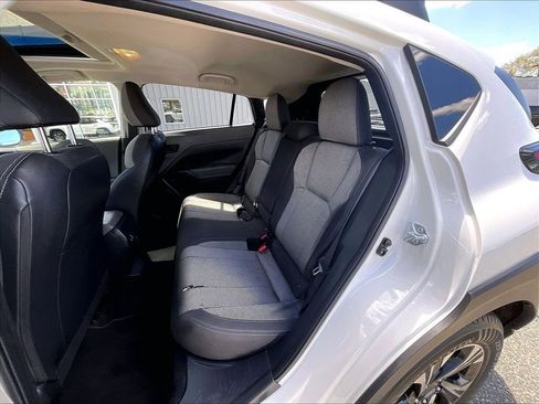 Used 2024 Subaru Crosstrek 2.0i Premium AWD/4WD image 15