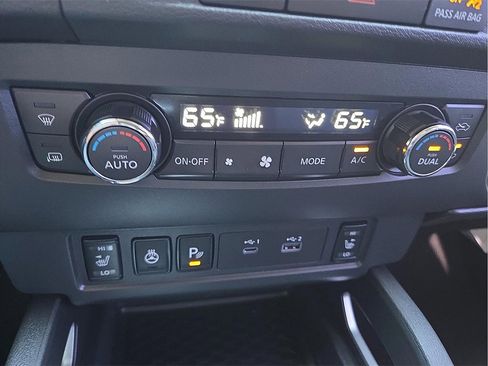 Used 2024 Nissan Frontier SV w/ SV Convenience Package image 15