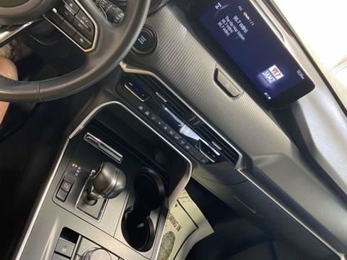 Used 2024 MAZDA CX-90 3.3 Turbo w/ Select Package image 19