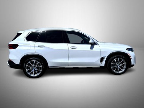 Used 2024 BMW X5 xDrive40i w/ Executive Package AWD/4WD image 4