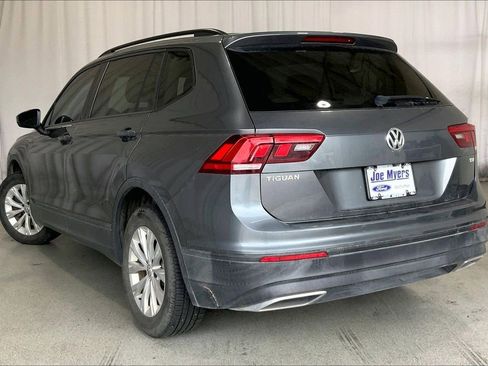 Used 2018 Volkswagen Tiguan S FWD image 5