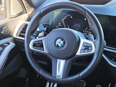 Used 2024 BMW X7 xDrive40i w/ M Sport Package image 9