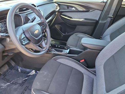 Used 2023 Chevrolet TrailBlazer LT image 11