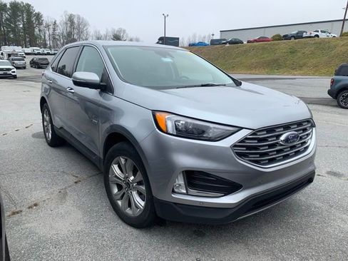 Used 2024 Ford Edge Titanium image 2