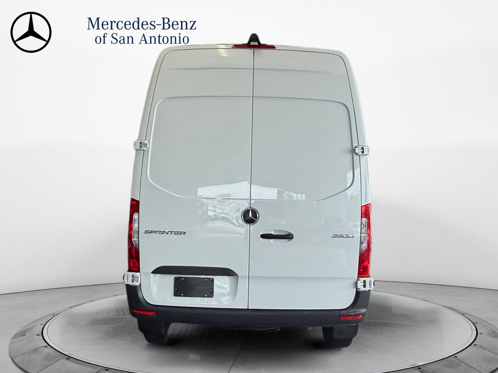 Used 2025 Mercedes-Benz Sprinter 2500 image 6