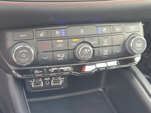 Certified 2024 Dodge Durango GT AWD/4WD image 14