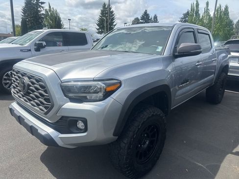 Used 2022 Toyota Tacoma TRD Off-Road AWD/4WD image 6