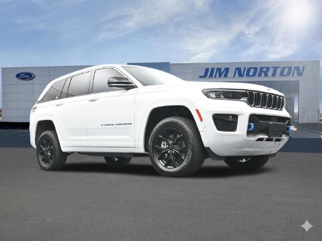 Used 2023 Jeep Grand Cherokee Overland w/ Luxury Tech Group IV AWD/4WD image 56