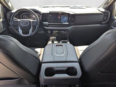 Used 2022 GMC Sierra 1500 SLT w/ SLT Convenience Package AWD/4WD image 17