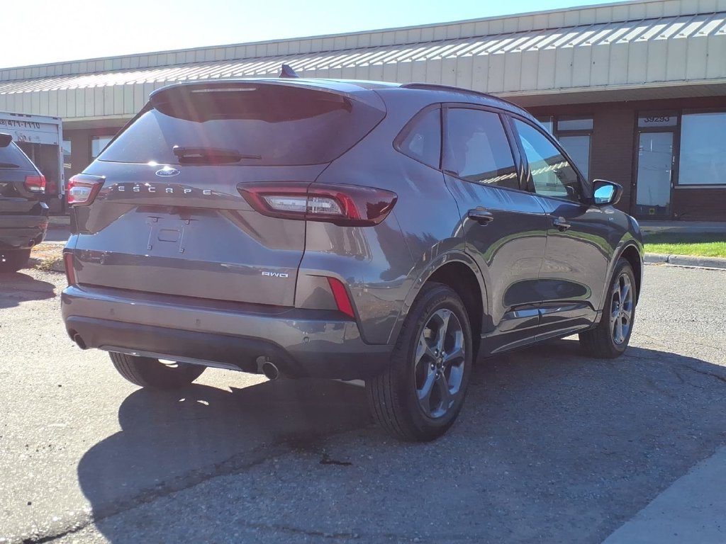 Used 2024 Ford Escape ST-Line w/ Tech Pack #1 AWD/4WD image 5