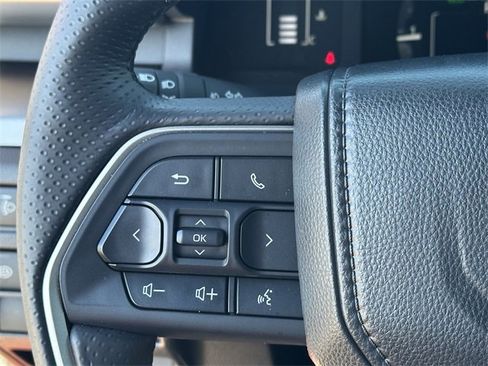 Used 2025 Toyota 4Runner SR5 image 13