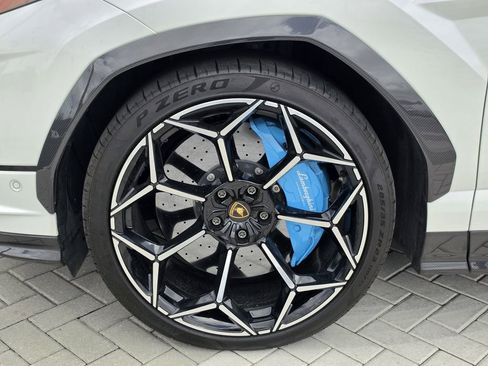 Used 2024 Lamborghini Urus Performante image 8