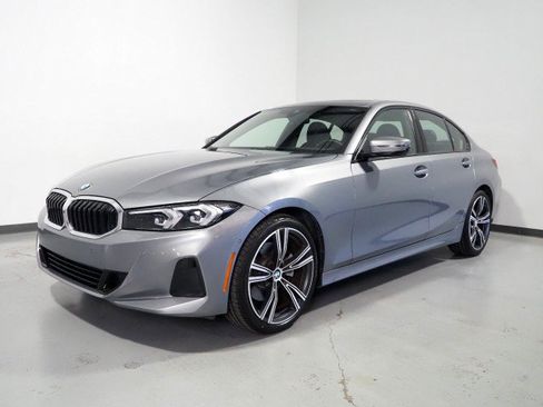 Used 2023 BMW 330i Sedan w/ Parking Assistance Package RWD image 7