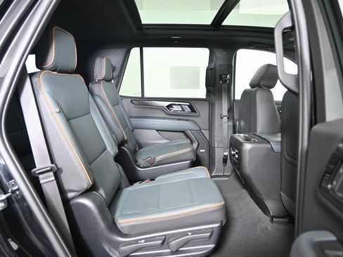 Used 2025 GMC Yukon AT4 image 15