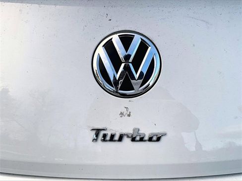 Used 2019 Volkswagen Beetle 2.0T S image 8