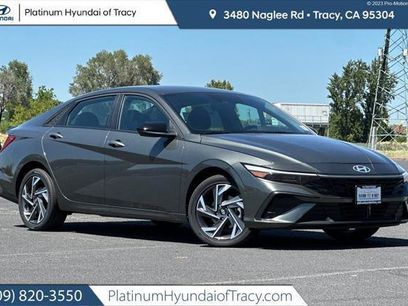 New 2025 Hyundai Elantra SEL