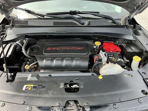 Used 2019 Jeep Compass Latitude w/ Cold Weather Group AWD/4WD image 19