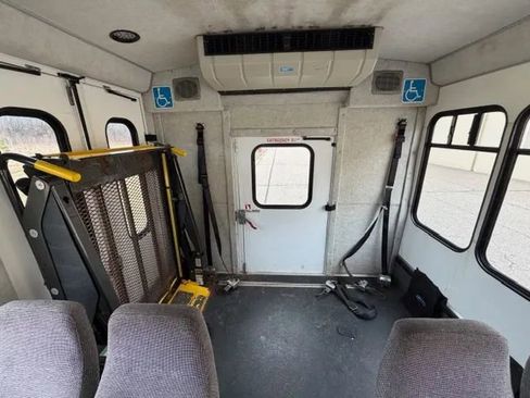 Used 2013 Ford E-350 and Econoline 350 Super Duty w/ Shuttle Bus Prep Pkg RWD image 33
