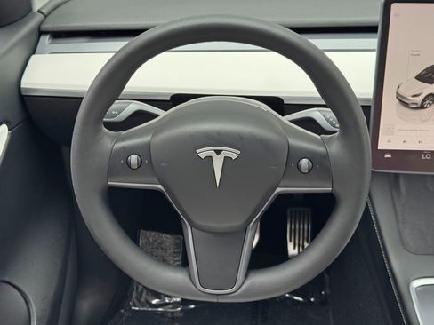 Used 2022 Tesla Model Y Long Range AWD/4WD image 18