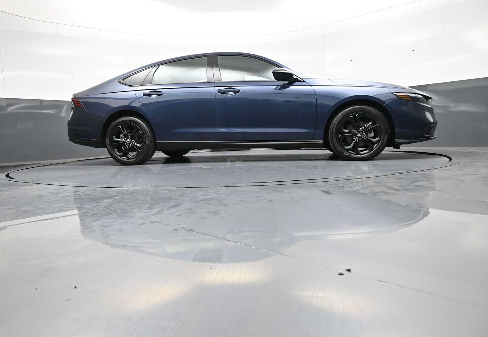 Used 2025 Honda Accord SE image 28