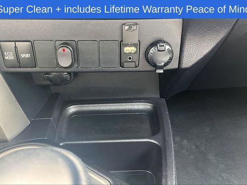 Used 2017 Toyota RAV4 XLE image 33