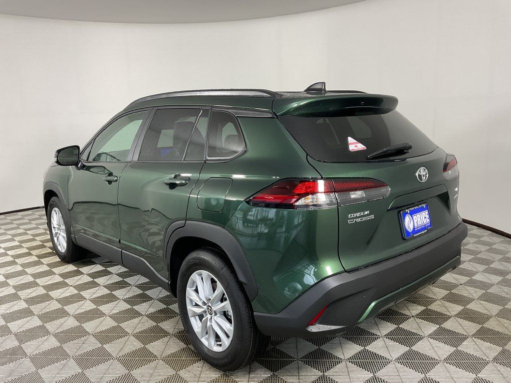 New 2026 Toyota Corolla Cross LE w/ Moonroof Package AWD/4WD image 6