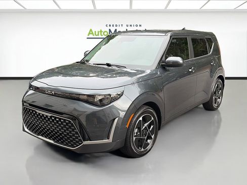 Used 2025 Kia Soul EX FWD image 3