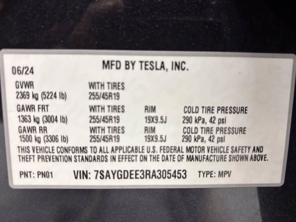 Used 2024 Tesla Model Y Long Range AWD/4WD image 11