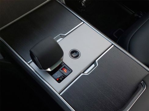 New 2025 Land Rover Range Rover SE image 27