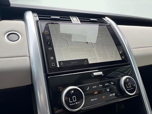 Used 2024 Land Rover Discovery S AWD/4WD image 27