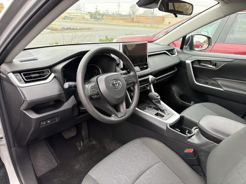 Used 2023 Toyota RAV4 XLE image 9