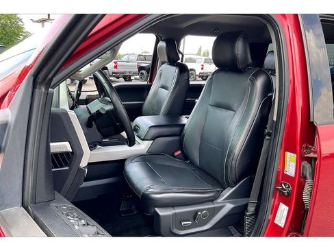 Used 2017 Ford F250 Lariat w/ Lariat Value Package AWD/4WD image 25