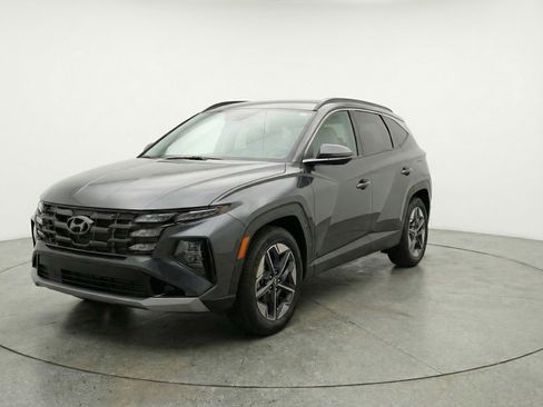 Used 2025 Hyundai Tucson SEL AWD/4WD image 3